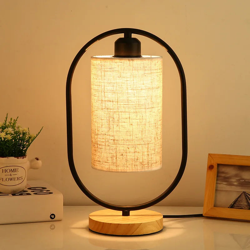 Oppladbar Bordlampe i Tre – Japansk Lampe til Soverommet med Mykt Lys og Elegant Design 1