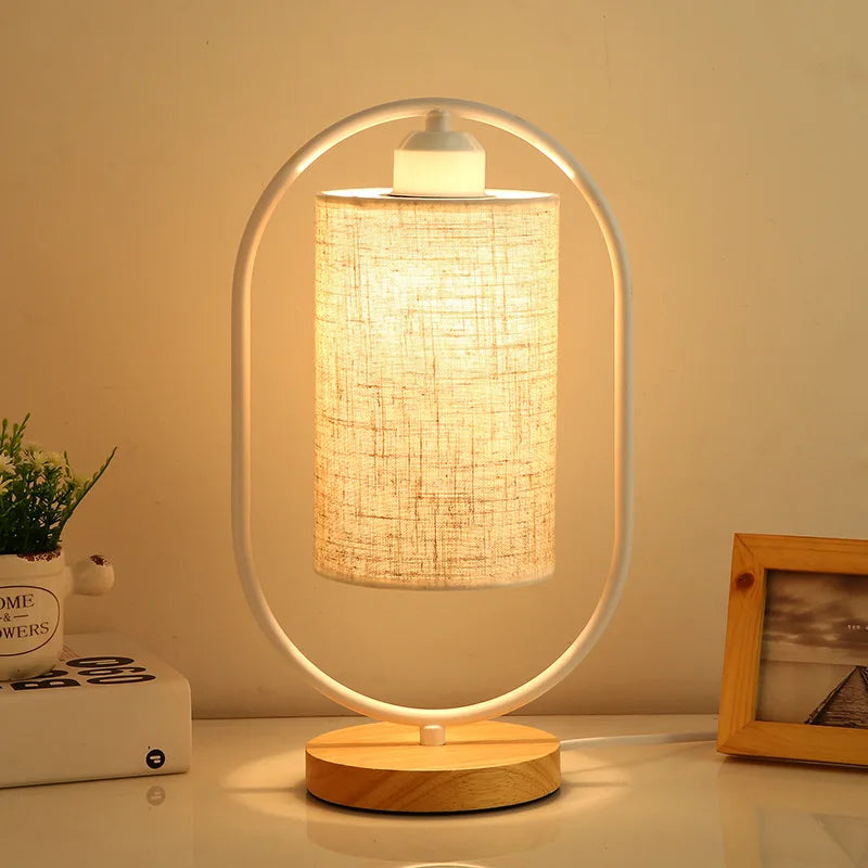 Oppladbar Bordlampe i Tre – Japansk Lampe til Soverommet med Mykt Lys og Elegant Design 2